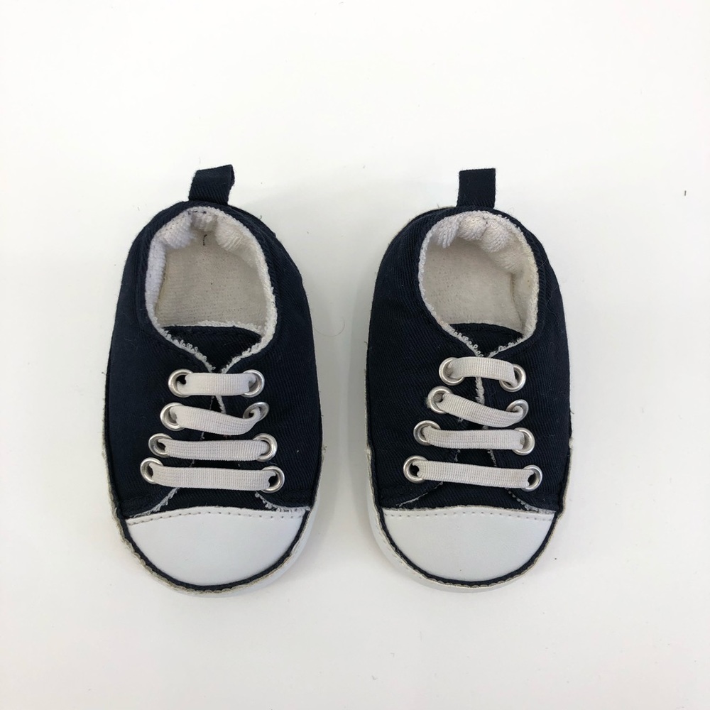 Old Navy baby walker navy tennis shoes 3-6 month